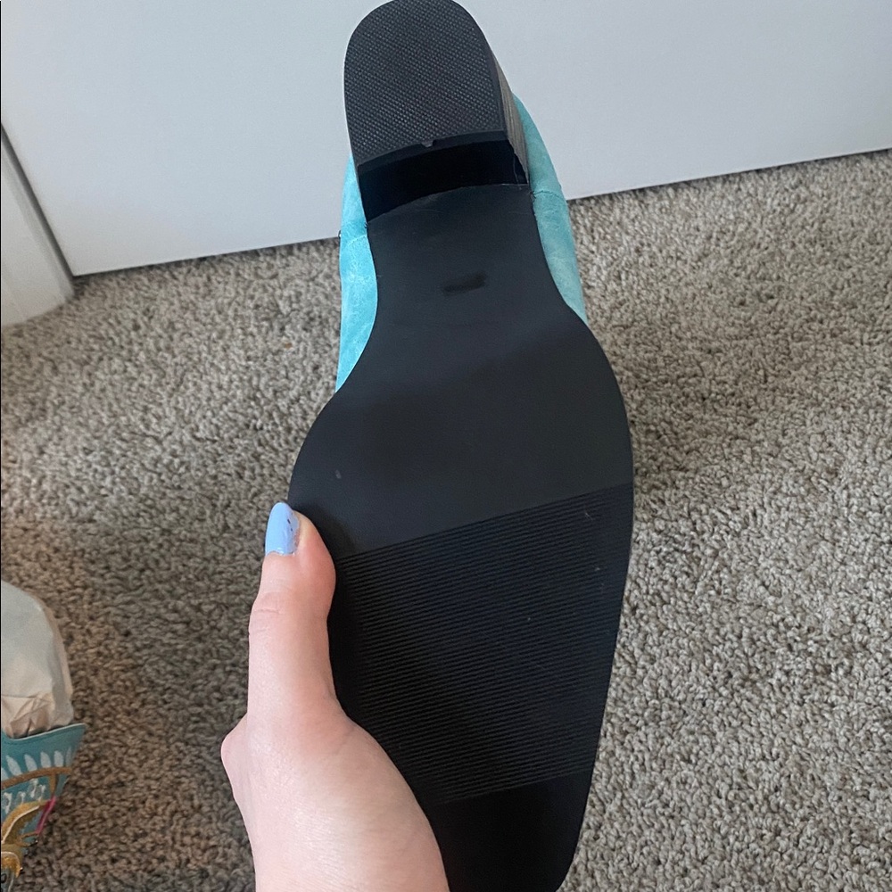 Embroidered Turquoise Western Boots - Picture 8 of 9